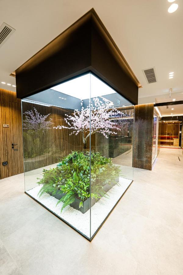 Hotel Elisa Tirana, Affiliated By Melia Exterior foto
